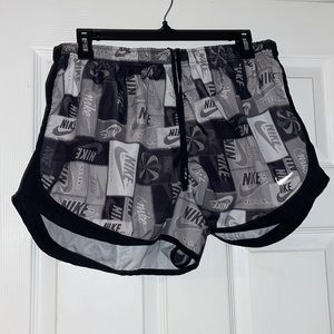 xl womens nike tempo running shorts